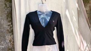 30209. Stylish Black V-Neck Long Sleeve Top
