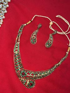 combo Exquisite Pearl &amp; Kundan Jewellery Set