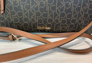 Chic Calvin Klein Handbag 🖤