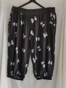Cute Butterfly Print Capris