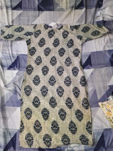 Brand New Cream &amp; Indigo Printed Straight kurti