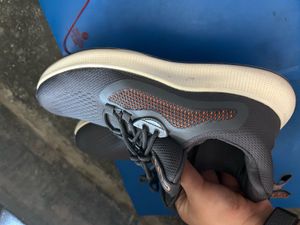 Men's Black &amp; Orange Sports Shoes