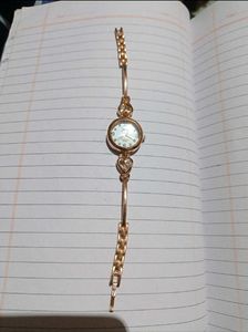 Elegant Gold-Toned Ladies’ Bracelet Watch