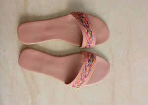 BRAND NEW****FLATS FOR WOMEN