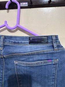 High-Waisted Slim Jeans Size 30