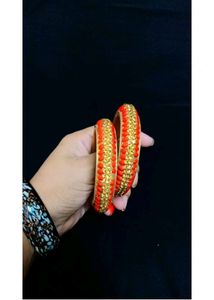2 Pair Bangles Nackless And 1 Nailpolish