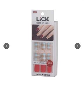Matte Red &amp; Plaid Press-On Nails