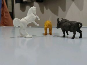 kinder joy natoons white- Horse, Bull, Lion