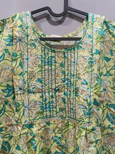 Feeding Top With Both Side Zips