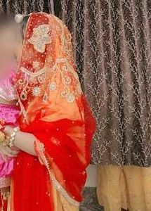 Stunning dulhan dupatta