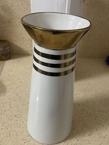 Elegant White &amp; Gold Vase 12’’