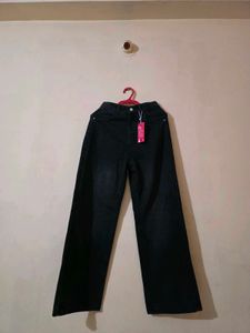 combo black jeans and gray top