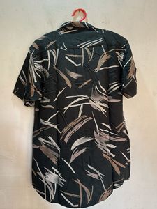 Men's Abstract Print Short Sleeve Shirt