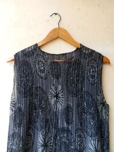 Pleated Graphic Print Sleeveless Top (Women)