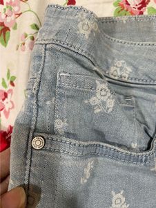 Cute patterned denim shorts