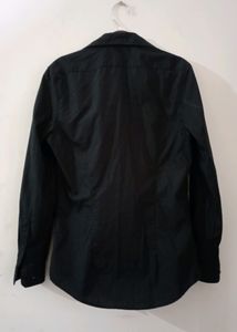 H&amp;MBlack Shirt. Bust: 36 Inches. Length: 28 Inche