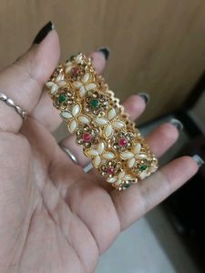 Elegant Floral Design Bangles