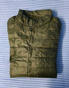 Lightweight Puffer Jacket with Original Feather.