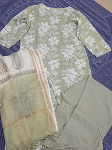 Elegant Floral Kurta Set