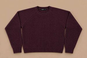 DEEP PLUM TEXTURED RIBBED KNIT SWEATER