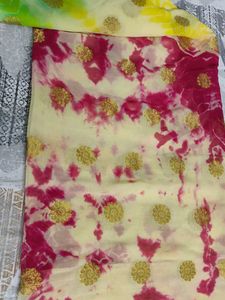 Vibrant Tie-Dye Saree with Gold Accents❤️💛💚🤍