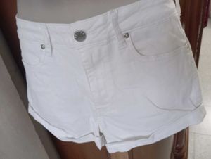 Chic White Denim Shorts