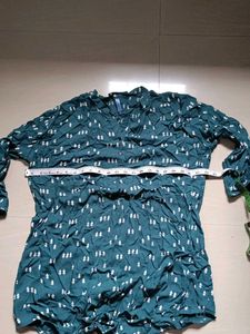 Chic Green Tree Print Top
