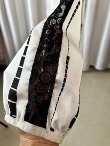 Stylish White &amp; Black Print Top