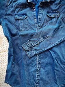 Lightweight denim