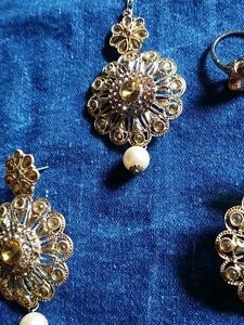 Elegant Indian Jewelry Set