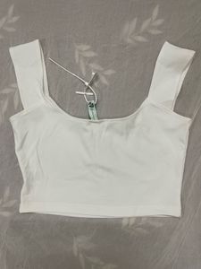 NEWME crop white top