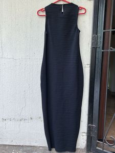 Chic Black Textured Midi Dress