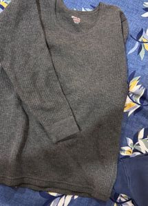 Kidley Navy Blue Sweatshirt and bodycare warmer