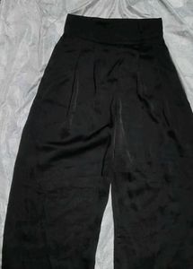 Elegant Black Wide-Leg Pants