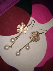 Golden   leaf earring