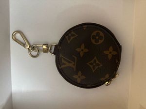 replica LV coin pouch+ labubu keychain