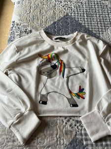 White Unicorn Graphic Cropped Sweatshirt size XS