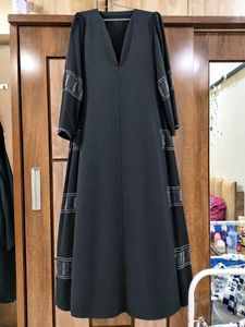 Elegant Black Abaya with Decorative Sleeves