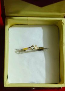 Elegant Gold Heart Ring 18 carat