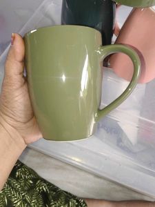Set of 4 Mugs unused