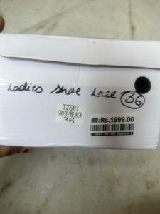 Ladies Shoe