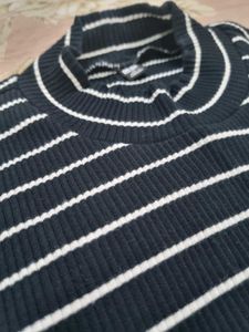 Uniqlo Striped Mock Neck Top