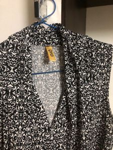 Black White Printed Sleeveless Top