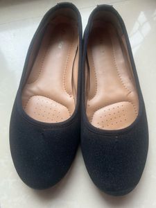 Bata Round Toe Ballerinas Flats