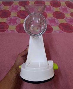 Hand Juicer.