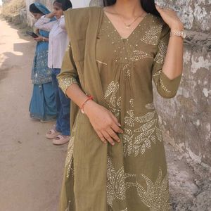 Stylish Olive Green Kurta Set with Dupatta