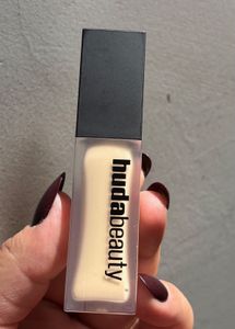 Huda Beauty #FauxFilter Liquid Concealer