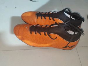 Nivia Mens Football Shoes. Unused No Coins.
