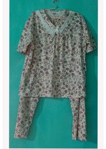 ___Floral Print Nigℎt Suit🩷