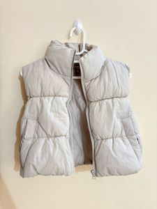 H&amp;M Beige Cropped Puffer Vest
